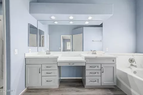 Bath - 3334 E Utopia Rd, Phoenix, AZ 85050 photo 2 of 5