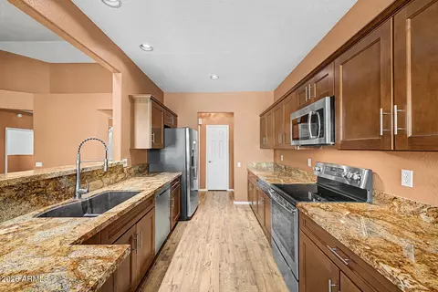Kitchen - 3334 E Utopia Rd, Phoenix, AZ 85050 photo 1 of 6