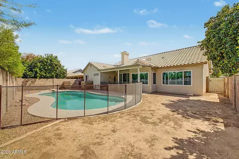 Exterior - 3334 E Utopia Rd, Phoenix, AZ 85050 photo 3 of 6