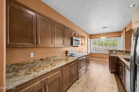Kitchen - 3334 E Utopia Rd, Phoenix, AZ 85050 photo 6 of 6