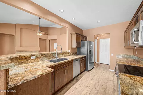 Kitchen - 3334 E Utopia Rd, Phoenix, AZ 85050 photo 2 of 6