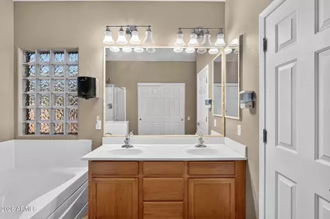 Bath - 10839 E Sonrisa Ave, Mesa, AZ 85212 photo 3 of 3