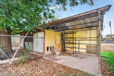 Exterior - 5613 S 27th Pl, Phoenix, AZ 85040 photo 17 of 29