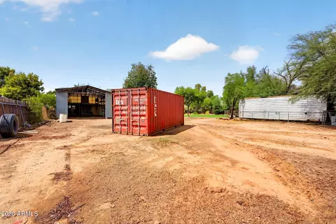 Exterior - 5613 S 27th Pl, Phoenix, AZ 85040 photo 9 of 29