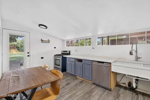 Kitchen - 5613 S 27th Pl, Phoenix, AZ 85040 photo 2 of 3