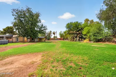Exterior - 5613 S 27th Pl, Phoenix, AZ 85040 photo 12 of 29