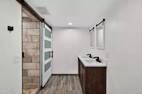 Bath - 5613 S 27th Pl, Phoenix, AZ 85040 photo 1 of 6