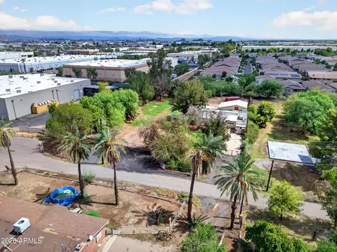 View/Area - 5613 S 27th Pl, Phoenix, AZ 85040 photo 15 of 17