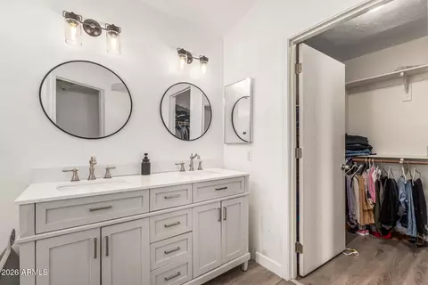 Bath - 4128 E Coolbrook Ave, Phoenix, AZ 85032 photo 2 of 3