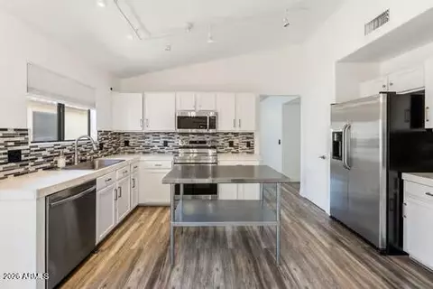 Kitchen - 2120 E Donald Dr, Phoenix, AZ 85024 photo 3 of 4