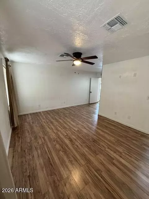 Living - Undisclosed, Phoenix, AZ 85018 photo 5 of 6