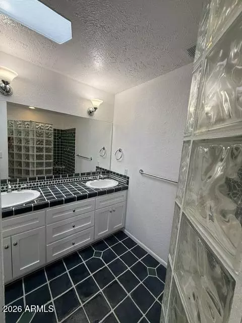 Bath - Undisclosed, Phoenix, AZ 85018 photo 4 of 12