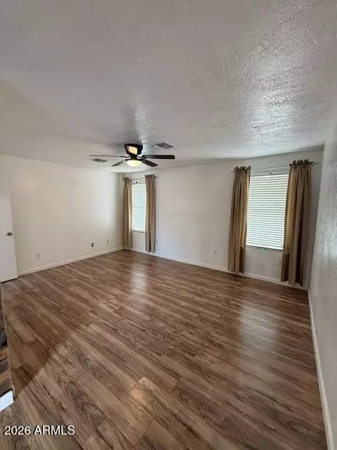 Living - Undisclosed, Phoenix, AZ 85018 photo 4 of 6