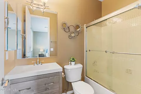 Bath - 2894 E Janelle Way, Gilbert, AZ 85298 photo 4 of 5