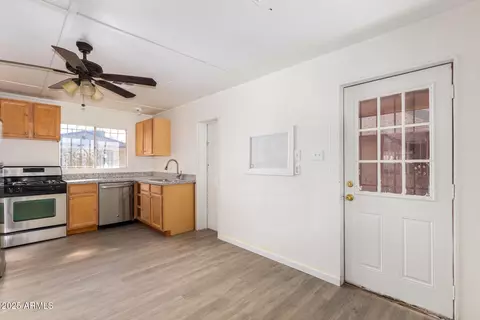 Entry Way - 3311 E Cambridge Ave, Phoenix, AZ 85008 photo 2 of 5
