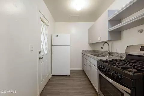 Kitchen - 3311 E Cambridge Ave, Phoenix, AZ 85008 photo 3 of 11