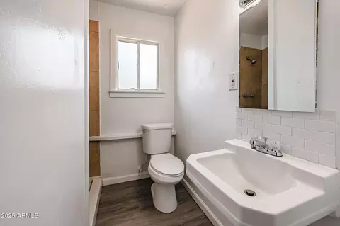 Bath - 3311 E Cambridge Ave, Phoenix, AZ 85008 photo 5 of 7