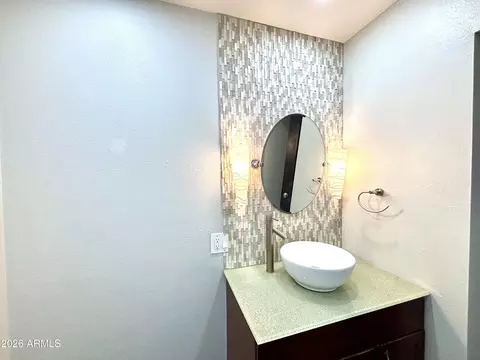 Bath - 1624 E Campbell Ave #12, Phoenix, AZ 85016 photo 5 of 5