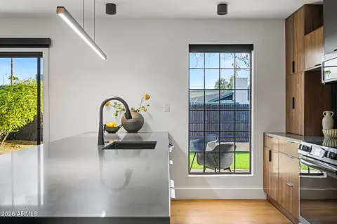 Kitchen - 1917 E Cornell Dr, Tempe, AZ 85283 photo 6 of 8