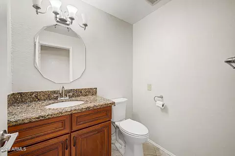 Bath - 3922 E Goldfinch Gate Ln, Phoenix, AZ 85044 photo 4 of 6