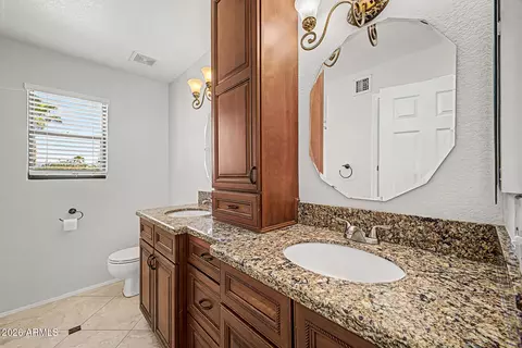 Bath - 3922 E Goldfinch Gate Ln, Phoenix, AZ 85044 photo 6 of 6