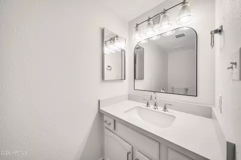 Bath - 8302 N 21st Dr #L201, Phoenix, AZ 85021 photo 4 of 5