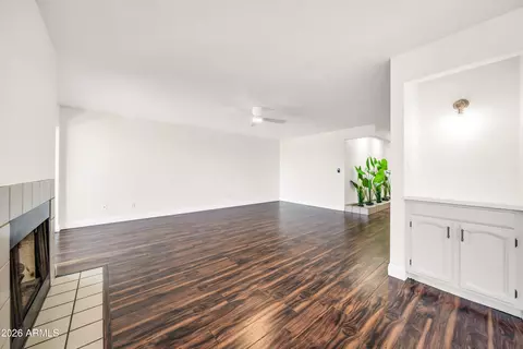 Living - 8302 N 21st Dr #L201, Phoenix, AZ 85021 photo 1 of 4