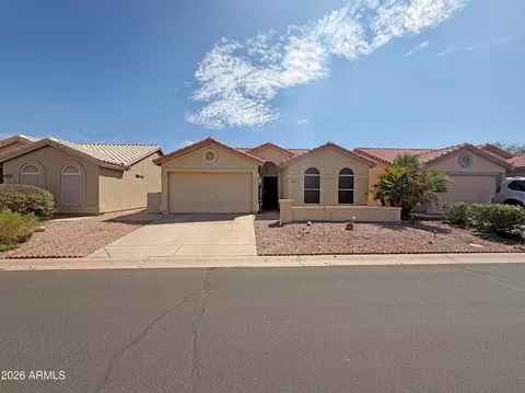 6877 S Oakmont Dr, Chandler, AZ 85249
