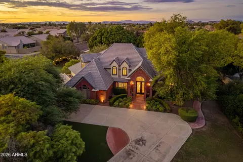 7060 W Surrey Ave, Peoria, AZ 85381