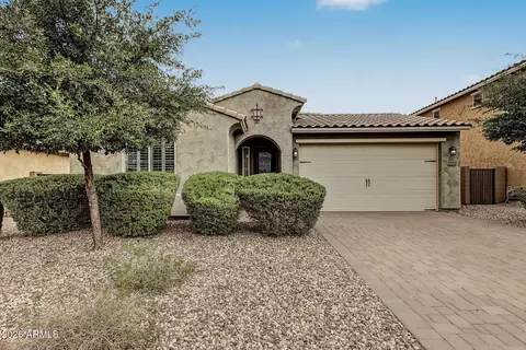 Exterior - 2722 E Cherry Hill Dr, Gilbert, AZ 85298 photo 2 of 5