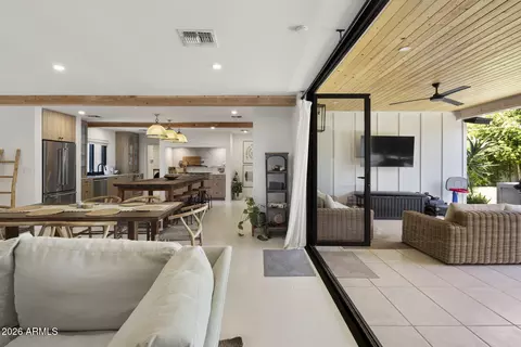 Entry Way - 3832 E Fairmount Ave, Phoenix, AZ 85018 photo 2 of 3