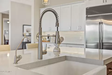 Kitchen - 618 E Tumbleweed Dr, Phoenix, AZ 85085 photo 6 of 8