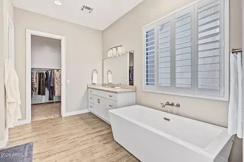Bath - 618 E Tumbleweed Dr, Phoenix, AZ 85085 photo 2 of 10