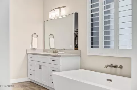 Bath - 618 E Tumbleweed Dr, Phoenix, AZ 85085 photo 7 of 10