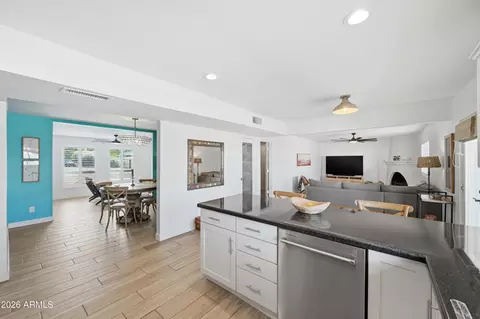 Kitchen - 202 E Sharon Ave, Phoenix, AZ 85022 photo 3 of 4
