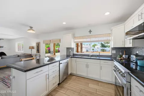 Kitchen - 202 E Sharon Ave, Phoenix, AZ 85022 photo 1 of 4