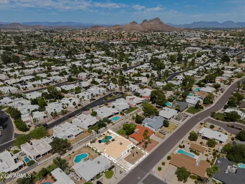 View/Area - 202 E Sharon Ave, Phoenix, AZ 85022 photo 6 of 8