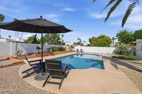 Exterior - 202 E Sharon Ave, Phoenix, AZ 85022 photo 4 of 7