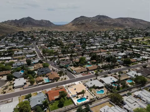 View/Area - 202 E Sharon Ave, Phoenix, AZ 85022 photo 5 of 8