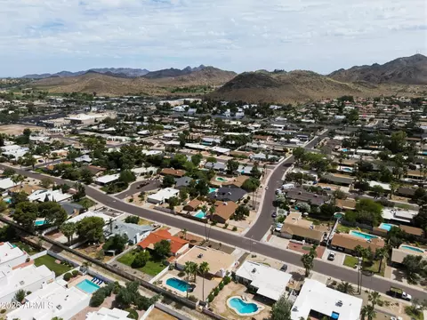 View/Area - 202 E Sharon Ave, Phoenix, AZ 85022 photo 7 of 8