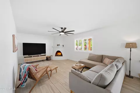 Living - 202 E Sharon Ave, Phoenix, AZ 85022 photo 4 of 5