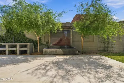 Exterior - 813 E Corral Rd, Phoenix, AZ 85042 photo 6 of 12