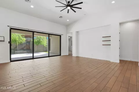 Living - 813 E Corral Rd, Phoenix, AZ 85042 photo 6 of 6