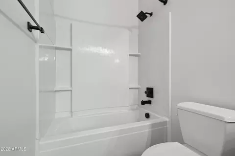 Bath - 813 E Corral Rd, Phoenix, AZ 85042 photo 7 of 8