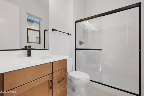 Bath - 813 E Corral Rd, Phoenix, AZ 85042 photo 8 of 8
