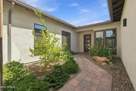Exterior - 813 E Corral Rd, Phoenix, AZ 85042 photo 2 of 12