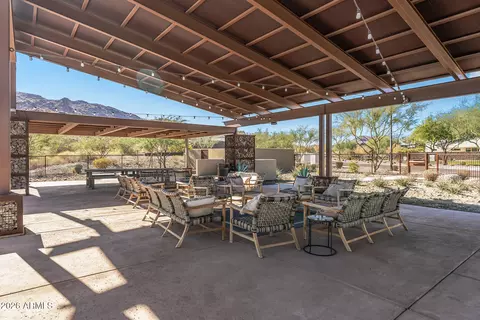 View/Area - 813 E Corral Rd, Phoenix, AZ 85042 photo 4 of 5
