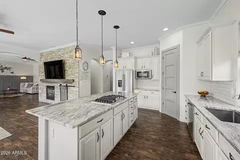 Kitchen - 3083 E Linda Ln, Gilbert, AZ 85234 photo 4 of 5