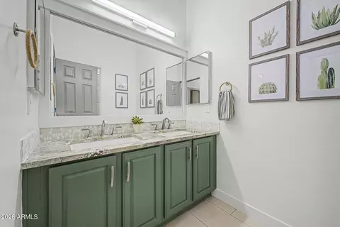 Bath - 3083 E Linda Ln, Gilbert, AZ 85234 photo 3 of 5