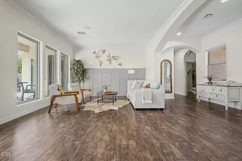 Living - 3083 E Linda Ln, Gilbert, AZ 85234 photo 2 of 4